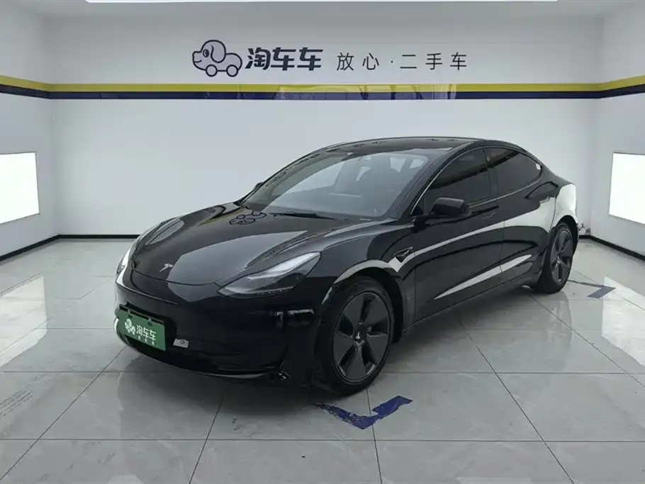 Tesla Model 3 — фото 1