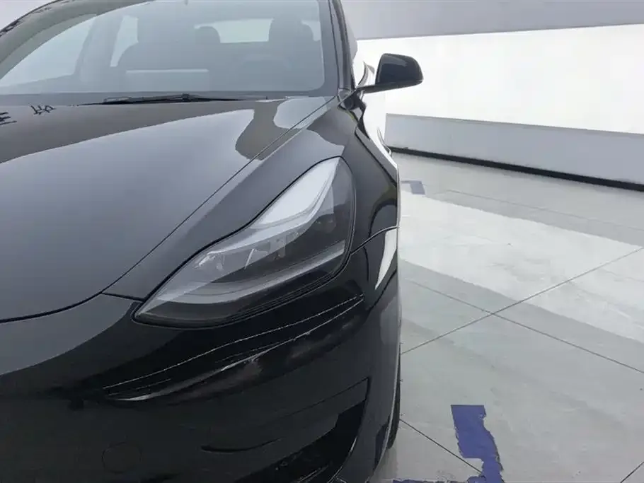 Tesla Model 3 — фото 2