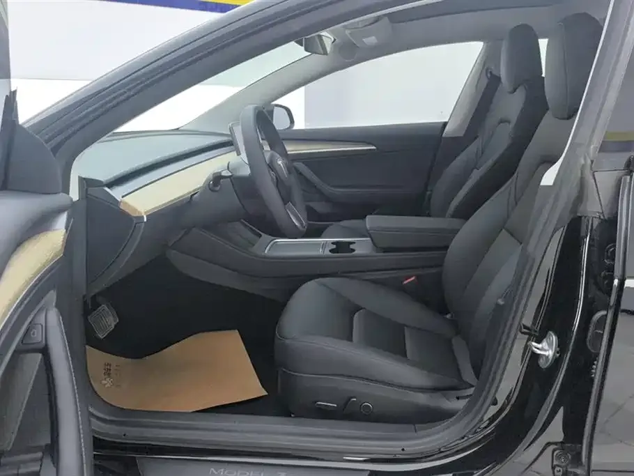 Tesla Model 3 — фото 6