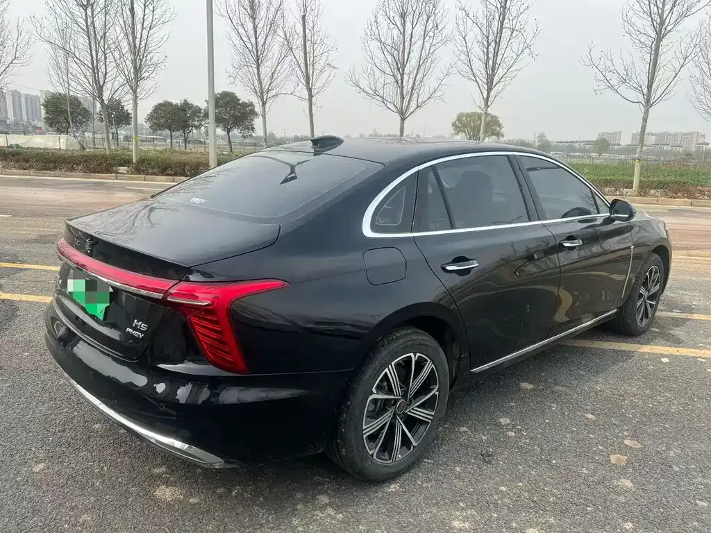 Hongqi H5 PHEV — фото 8