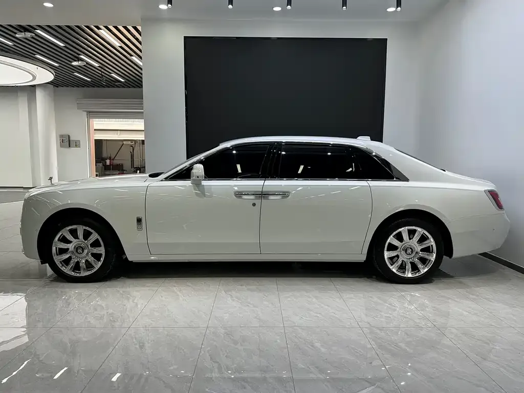 Rolls-Royce Ghost — фото 10