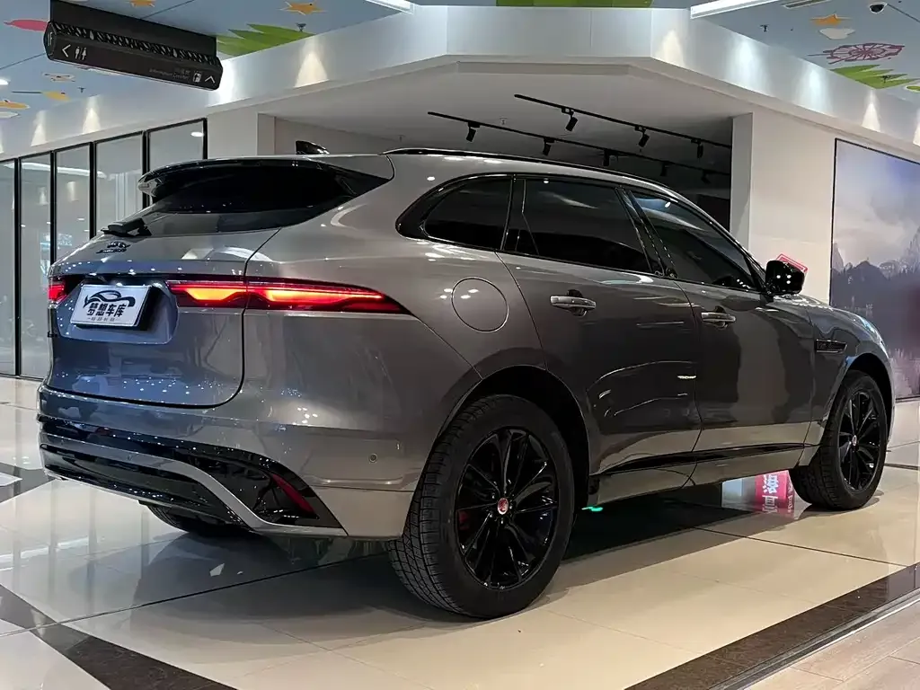 Jaguar F-PACE — фото 3