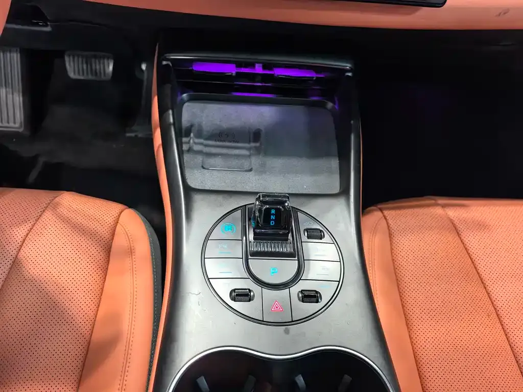 BYD Seal — фото 9