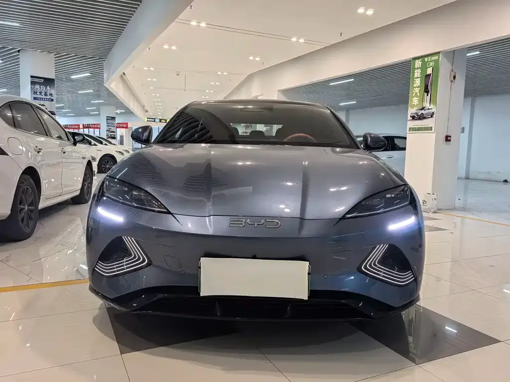 BYD Seal — фото 7