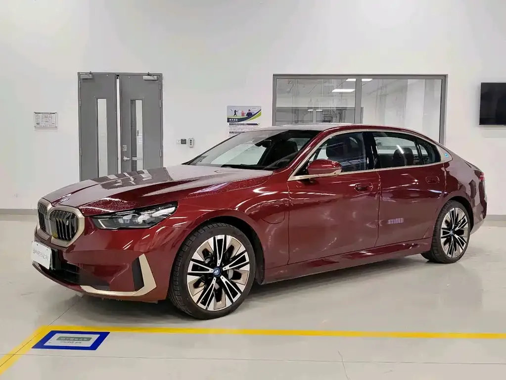 BMW i5 — фото 1