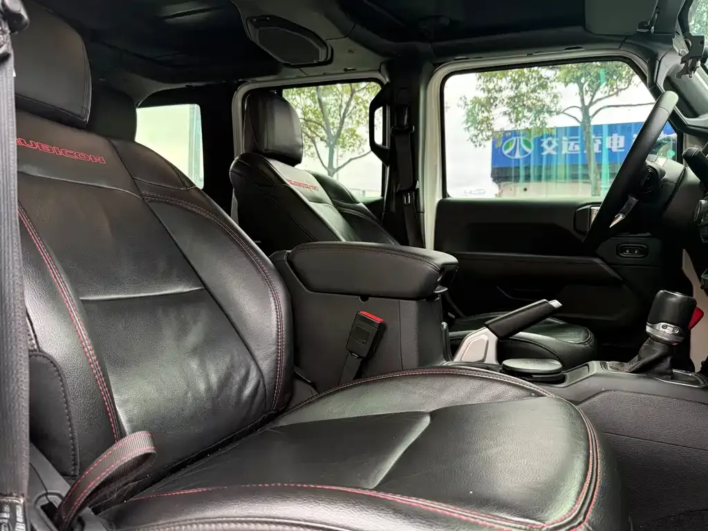Jeep Wrangler — фото 2