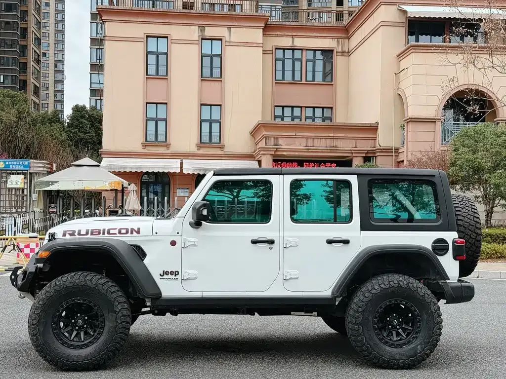 Jeep Wrangler — фото 7