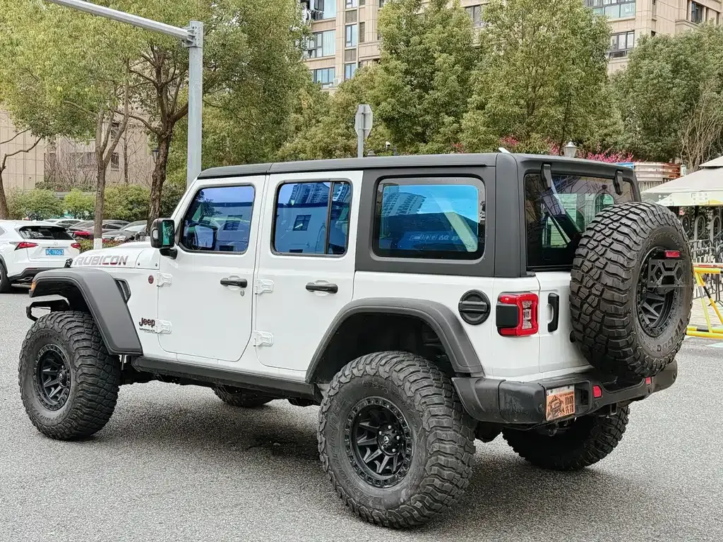 Jeep Wrangler — фото 10