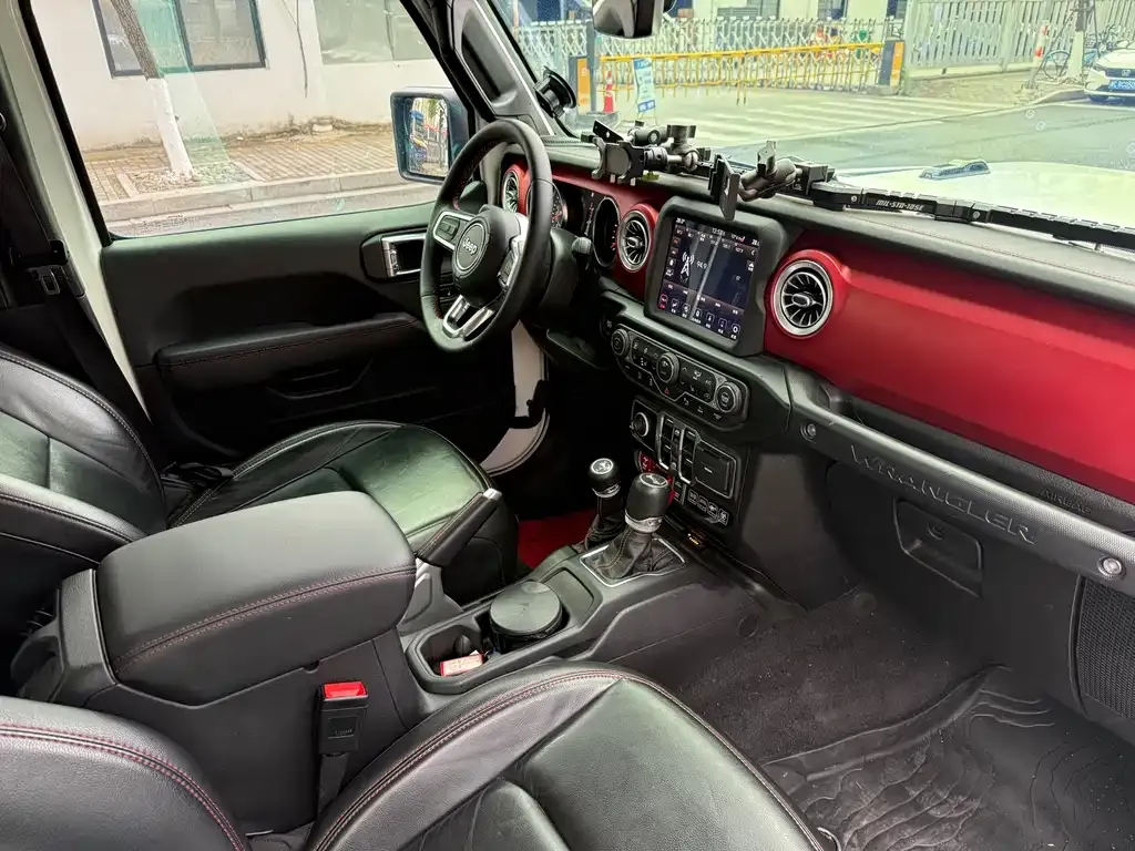 Jeep Wrangler — фото 4
