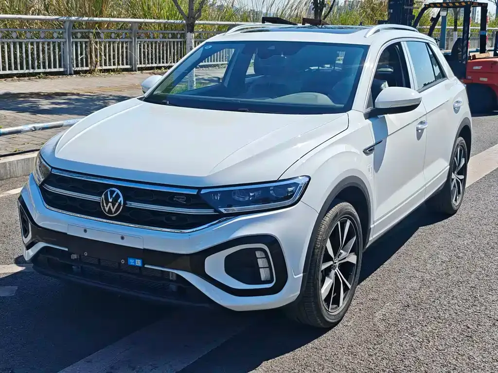 Volkswagen T-Roc — фото 1