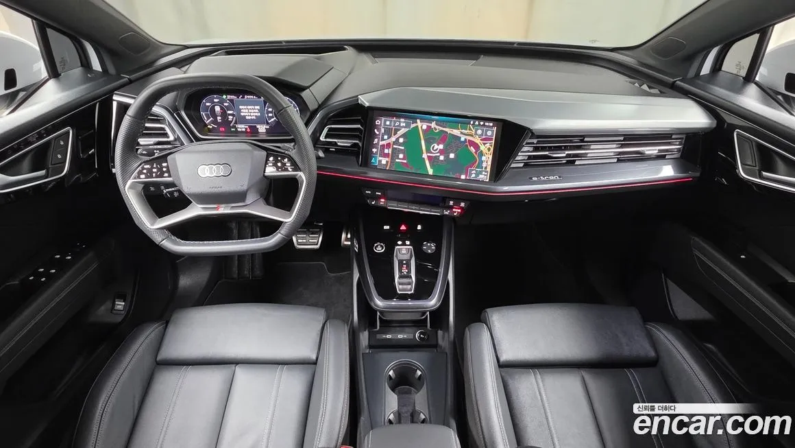 Audi Q4 e-tron — фото 10