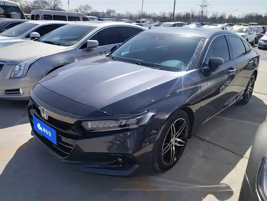 Honda Accord — фото 1