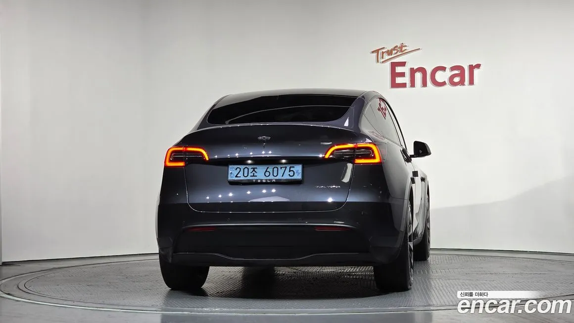 Tesla Model Y — фото 4