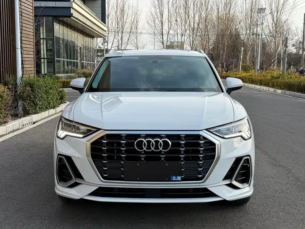 Audi Q3 — фото 10