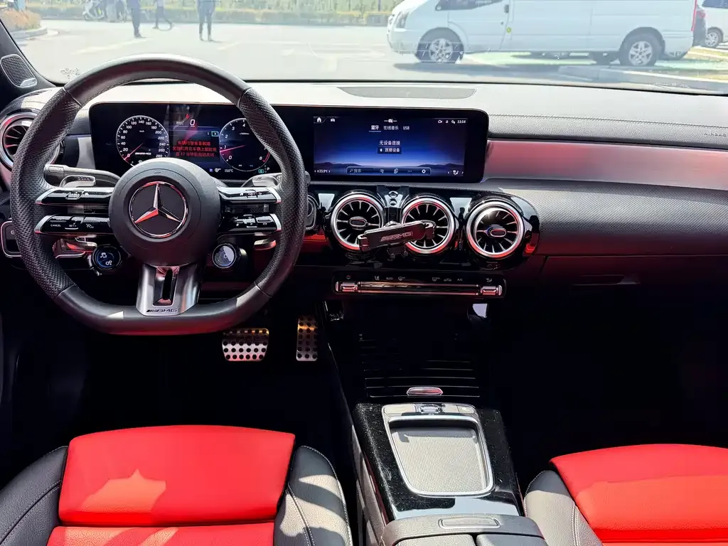 Mercedes-Benz CLA AMG — фото 7