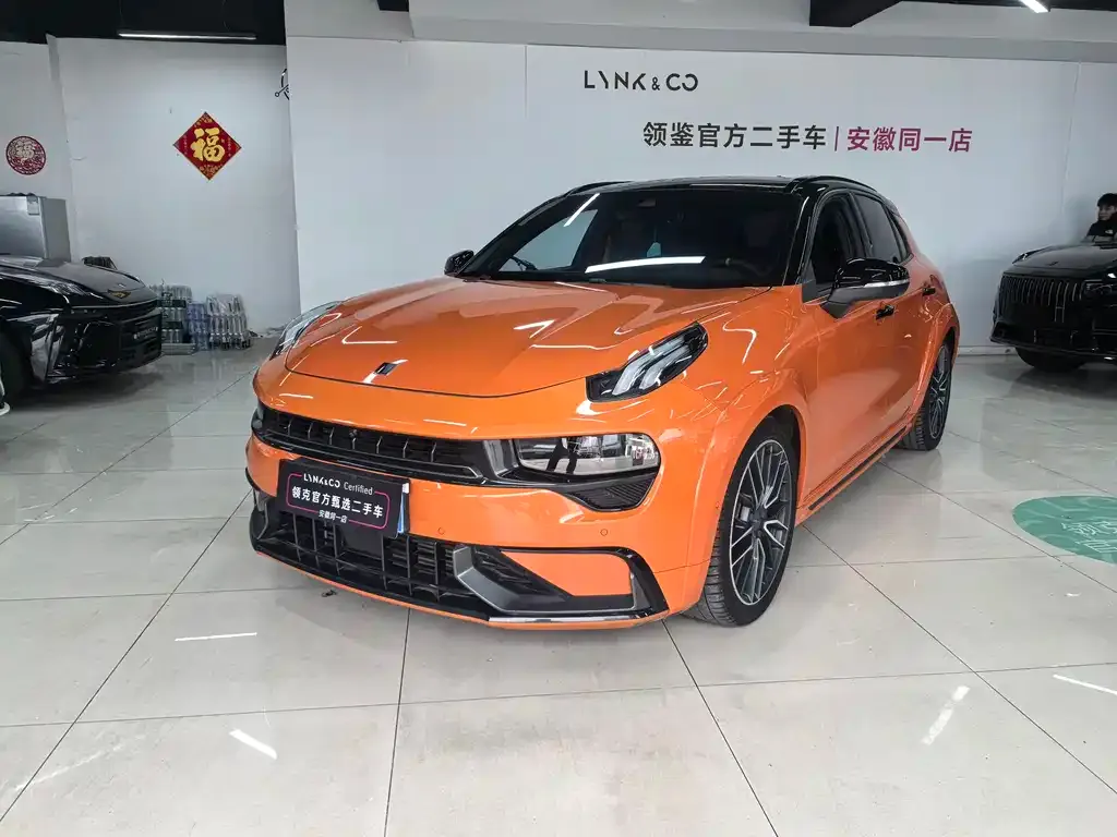 Lynk & Co 02 Hatchback — фото 1