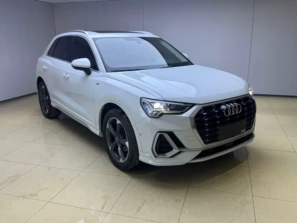 Audi Q3 — фото 10