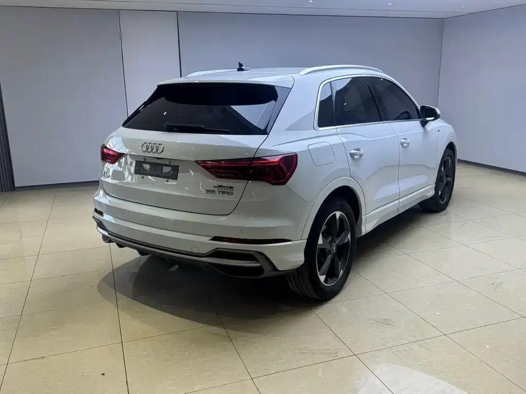 Audi Q3 — фото 3