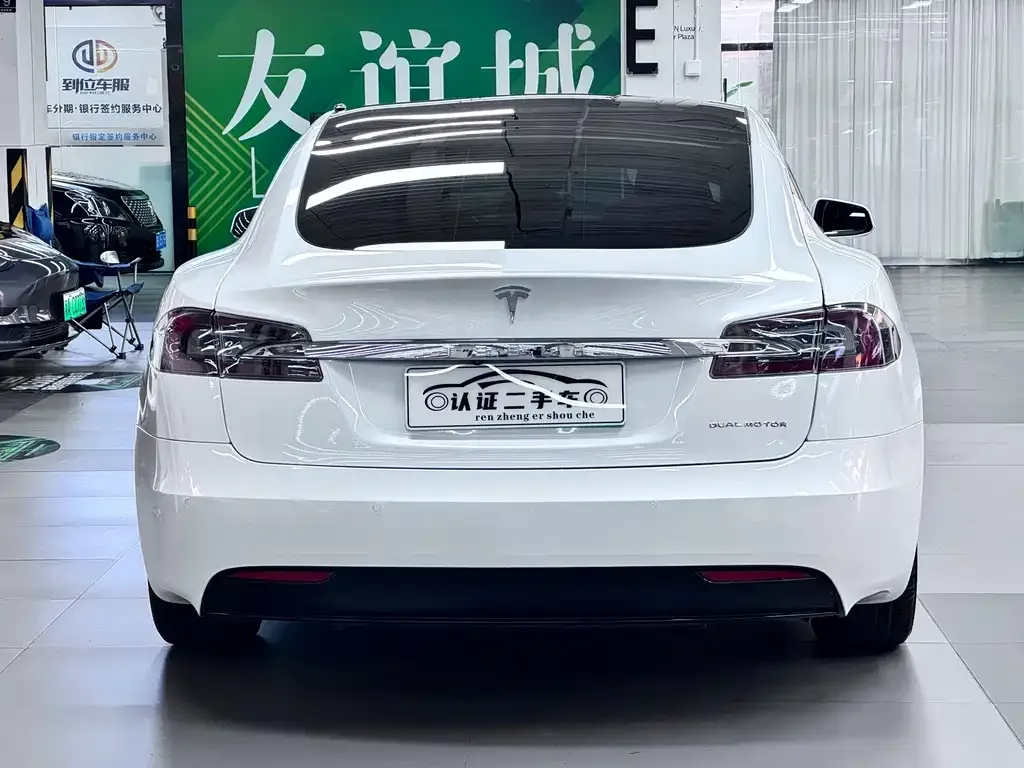 Tesla Model S — фото 8