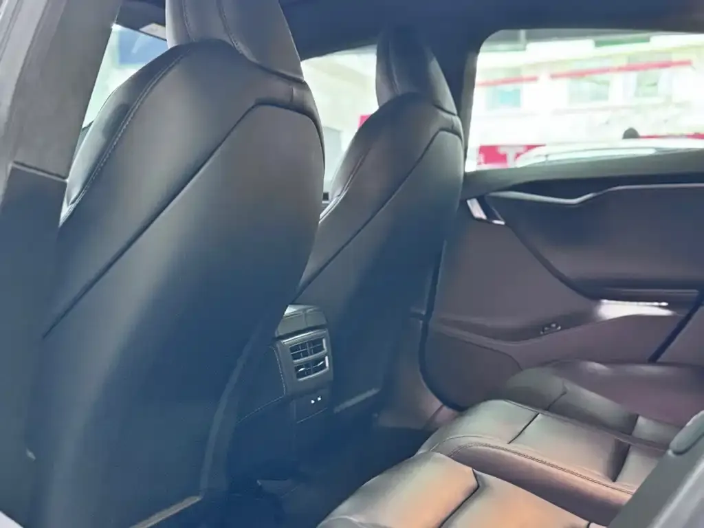 Tesla Model S — фото 2