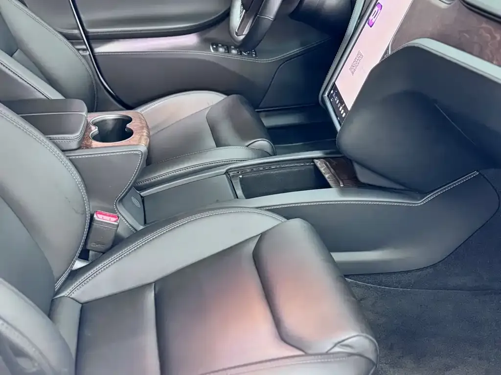 Tesla Model S — фото 4