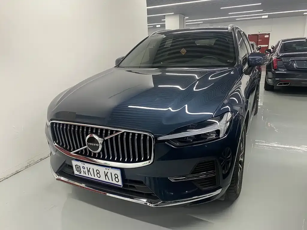 Volvo XC60 — фото 1