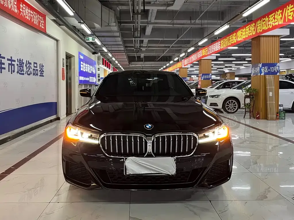 BMW 5 Series — фото 1