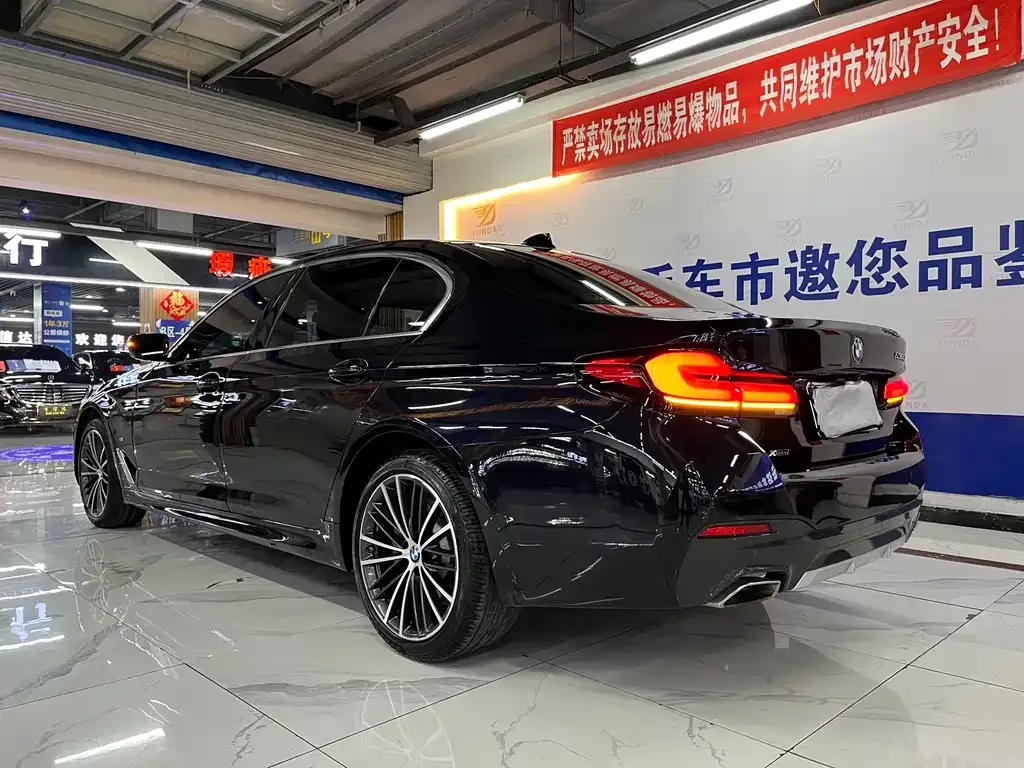 BMW 5 Series — фото 5