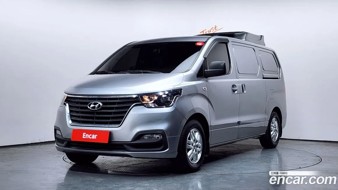 Hyundai Starex — фото 1