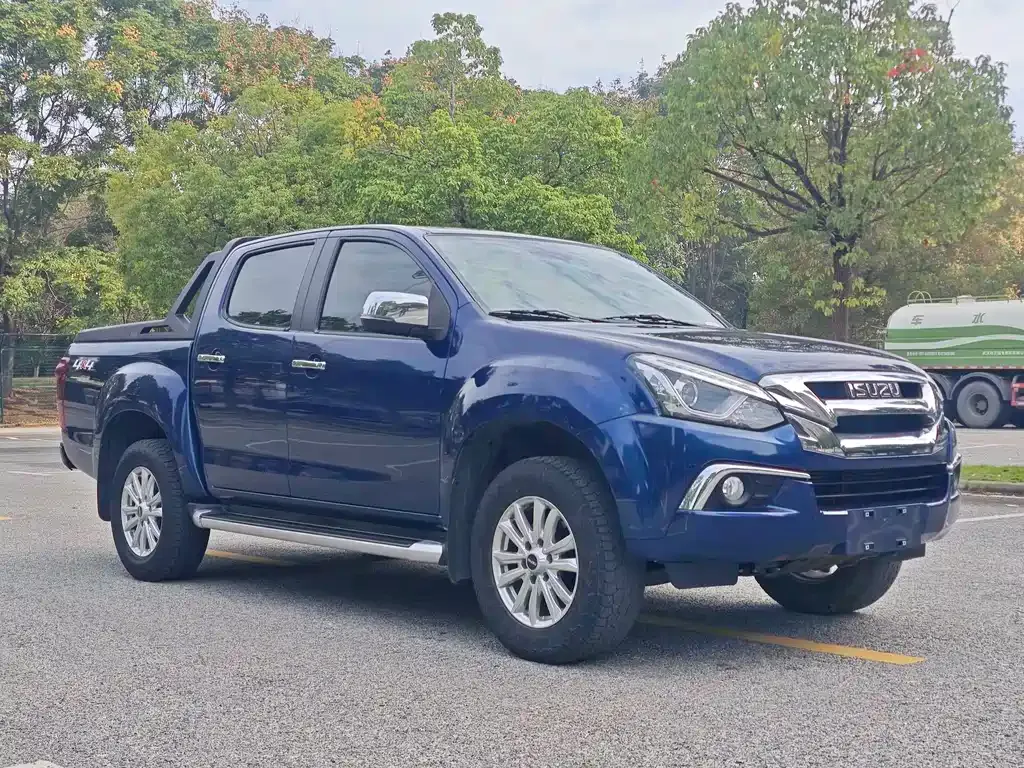 Isuzu D-MAX — фото 9