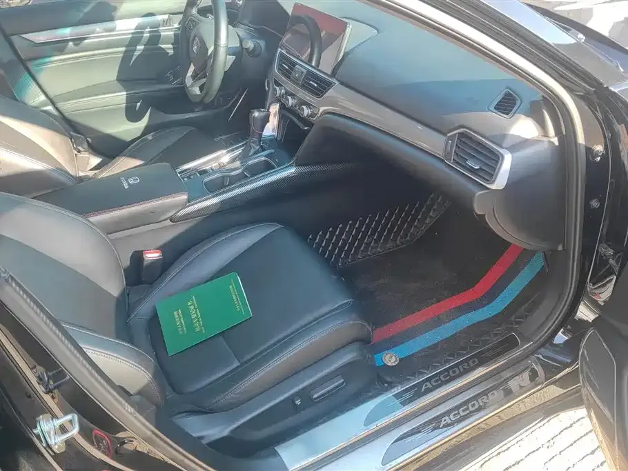 Honda Accord — фото 10