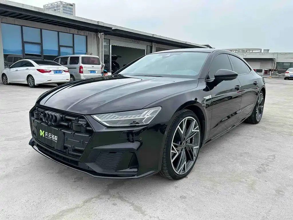 Audi A7L — фото 1