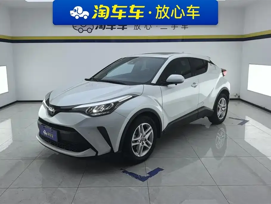 Toyota C-HR — фото 1