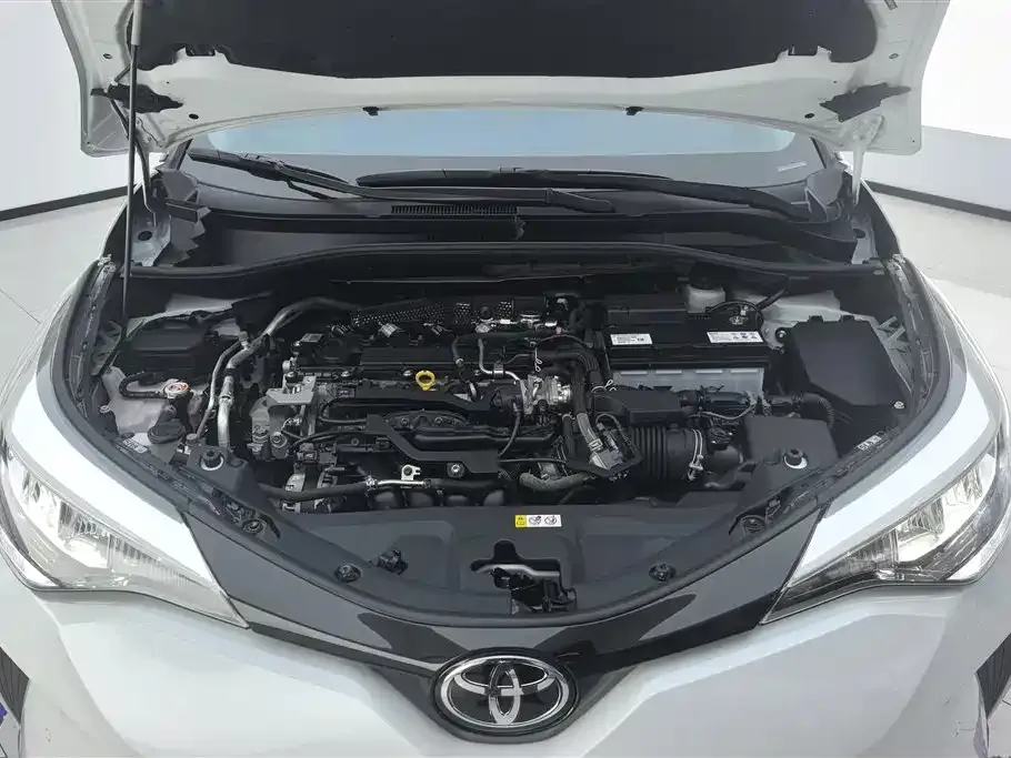 Toyota C-HR — фото 9