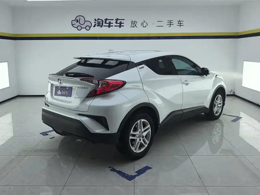 Toyota C-HR — фото 6