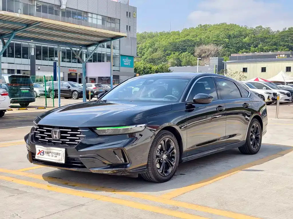 Honda Accord — фото 1