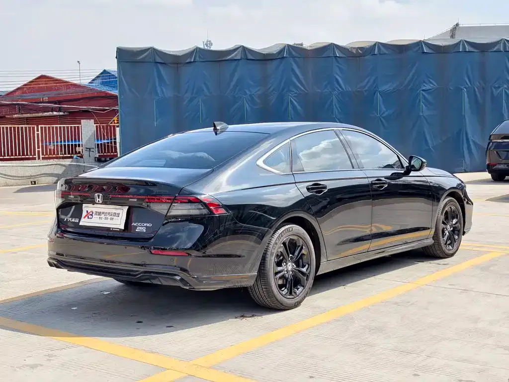 Honda Accord — фото 9