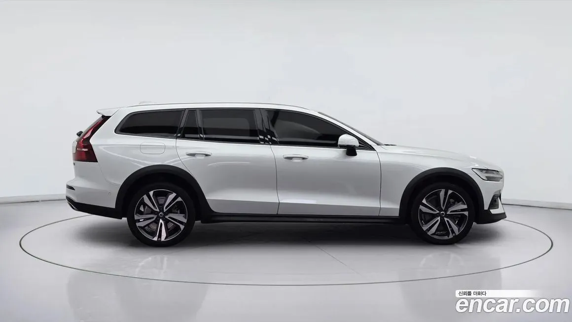 Volvo V60 — фото 7