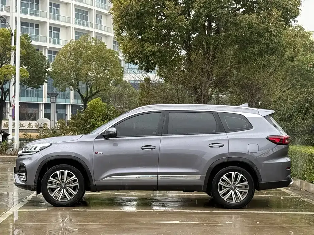 Chery Tiggo 8 — фото 3