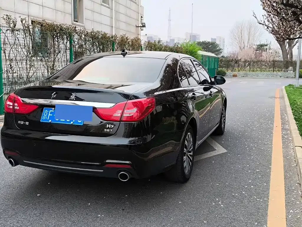 Hongqi H7 — фото 3