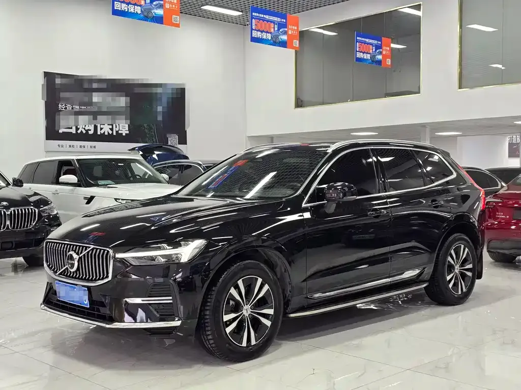 Volvo XC60 — фото 1