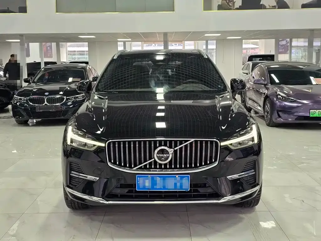Volvo XC60 — фото 7