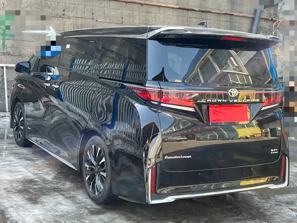 Toyota Vellfire — фото 10