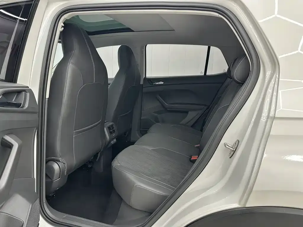 Volkswagen T-Cross — фото 9