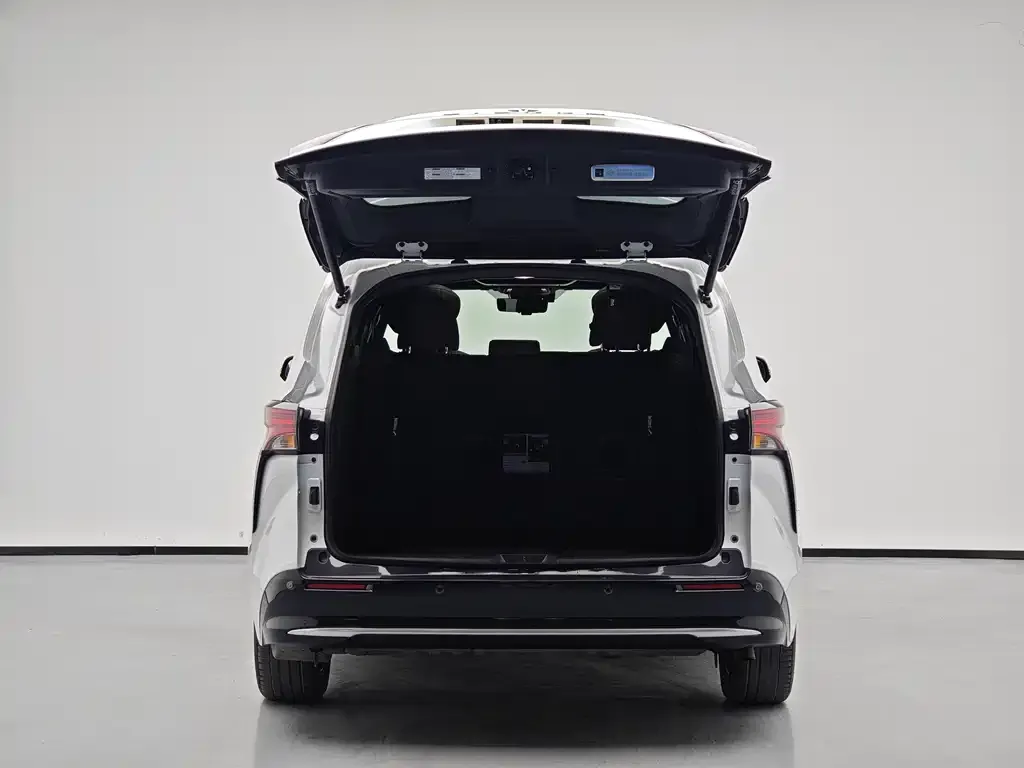 Toyota Sienna — фото 4