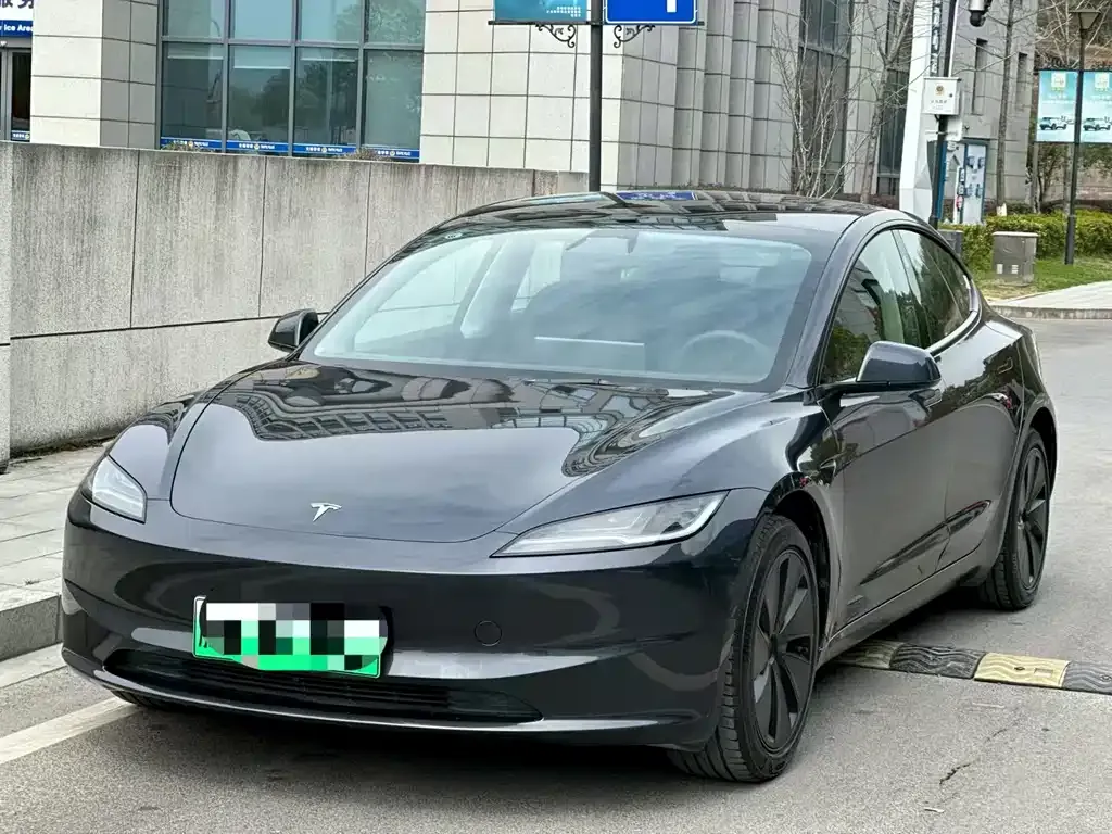 Tesla Model 3 — фото 3
