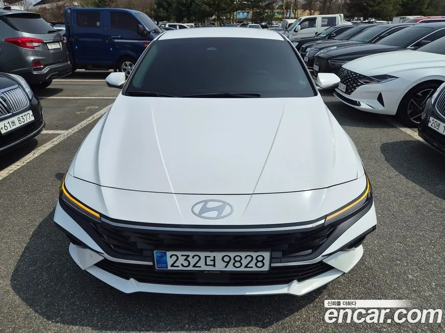 Hyundai AVANTE — фото 1