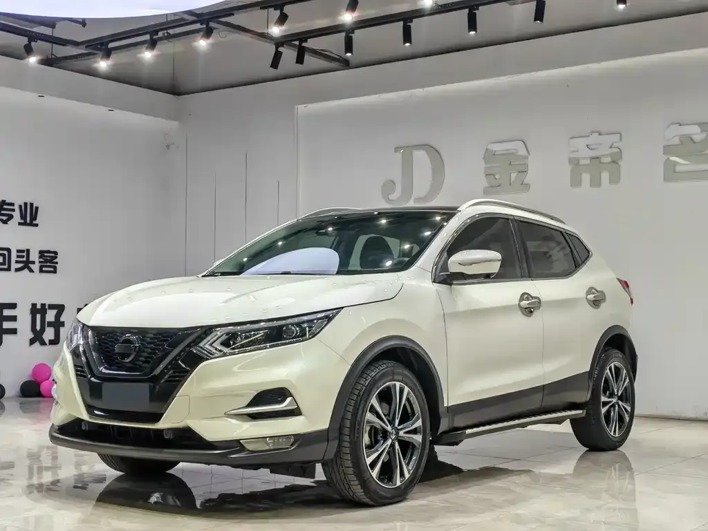Nissan Qashqai — фото 1