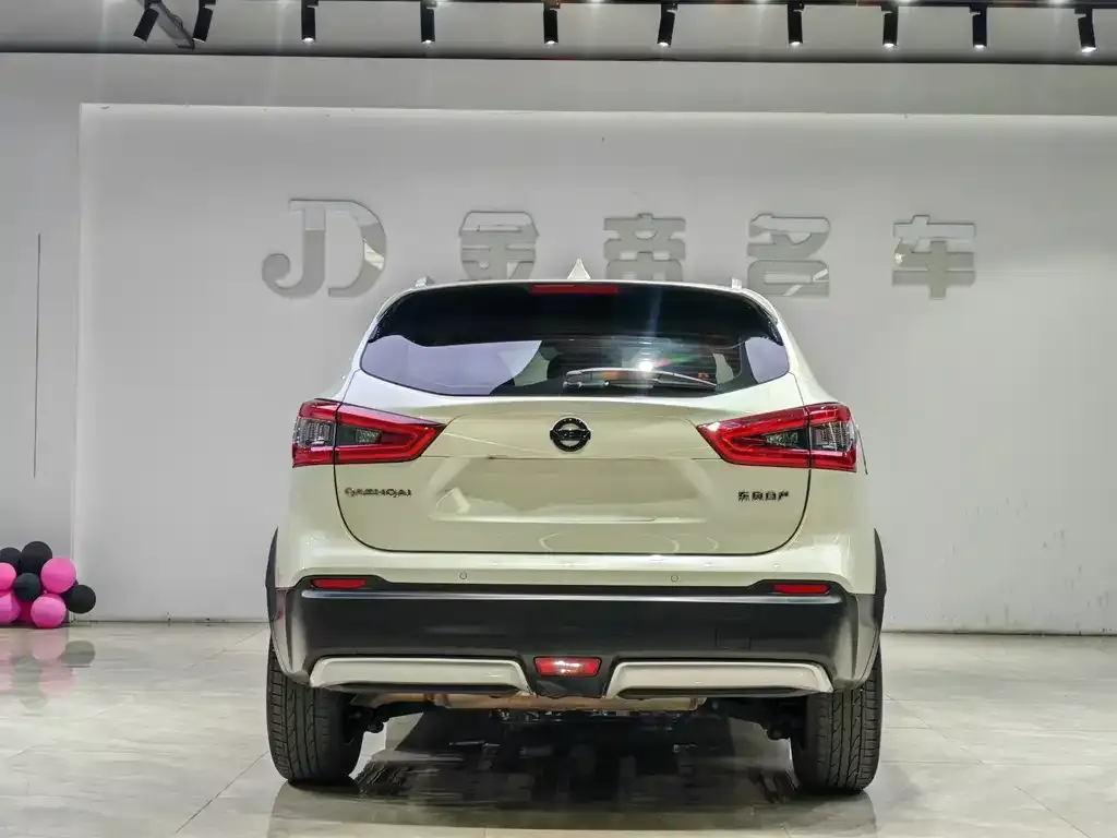 Nissan Qashqai — фото 2
