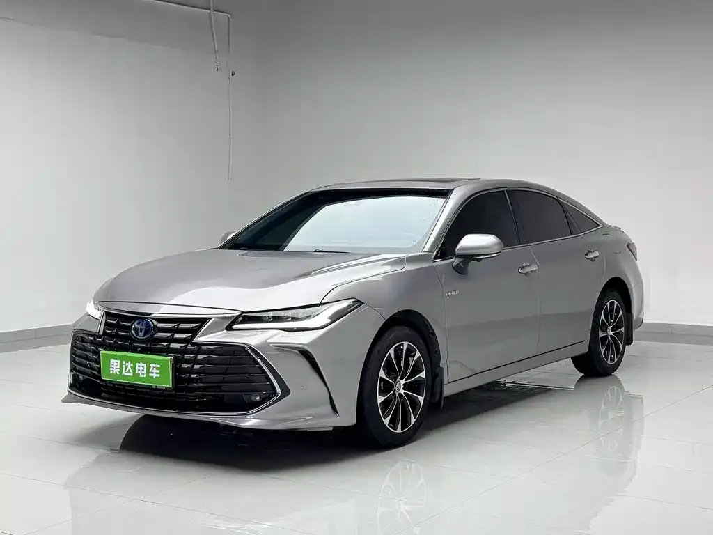Toyota Avalon — фото 1